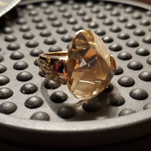 Swarovski drop egg ring- size 6 - Picture 6 of 8